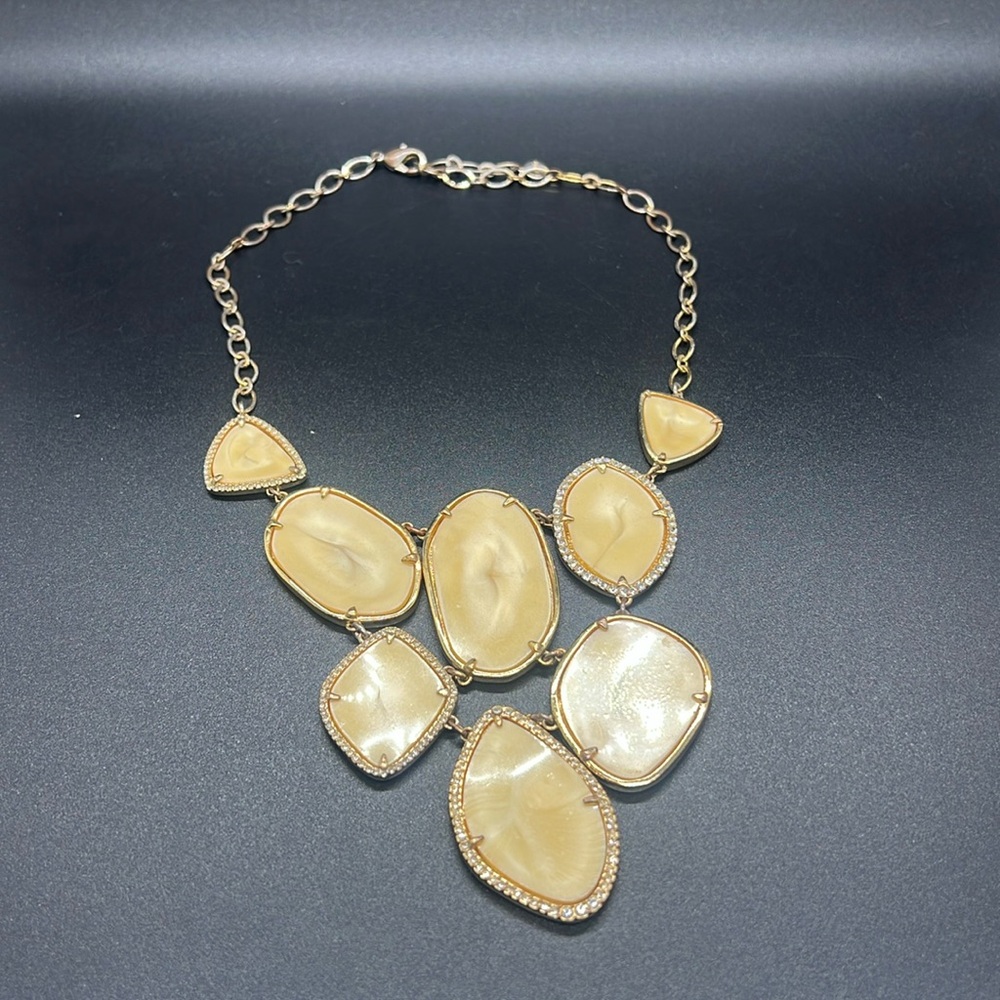 GOLD STATEMENT STELLA & DOT NECKLACE 💖🎀💛